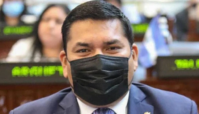Diputado denuncia impago de 8 meses de pensión a 37,500 adultos mayores