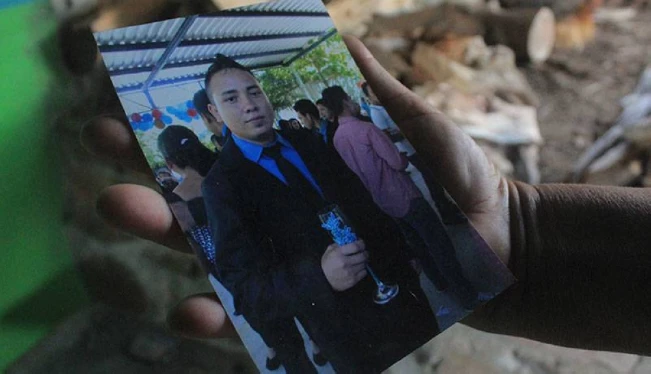 Familias esperan que cuatro desaparecidos estén en tumbas de El Paisnal
