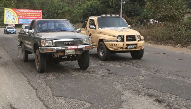 De Las Chinamas a Guatemala, la carretera es una colección de baches