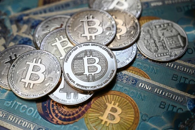Bitcoin sigue bajando y se posiciona en la brecha de los $39,000