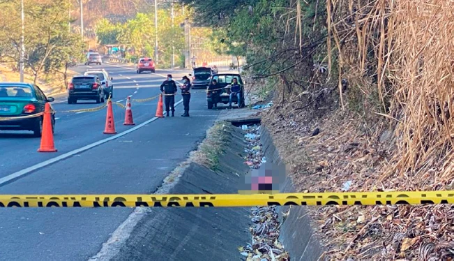 Joven fue asesinada y su cuerpo abandonado en la carretera de Oro