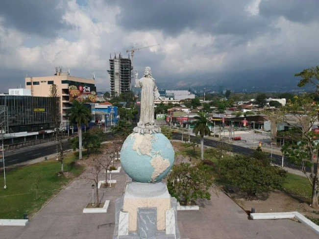 El Salvador se convierte en el segundo país con más riesgo para invertir en América Latina