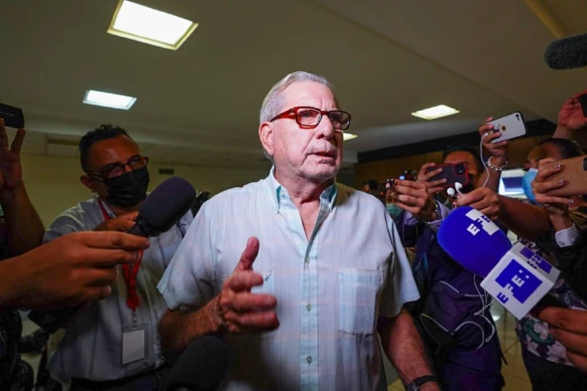 El general Bustillo niega su participación en reunión donde se habría ordenado la masacre de la UCA