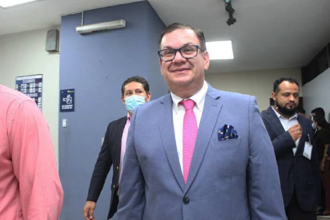 Diputado pide "sanciones fuertes" por abusos y humillaciones ante muerte de estudiante