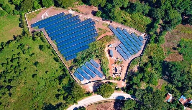 AES construye planta solar para Apopa Energy