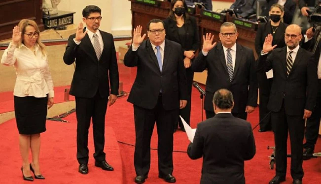 Derechos humanos en El Salvador empeorarán por deterioro de la democracia