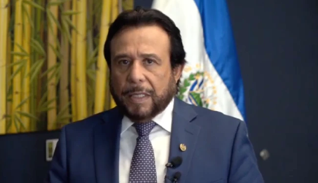 Ulloa dice que libertad de movilización sí está suspendida en El Salvador