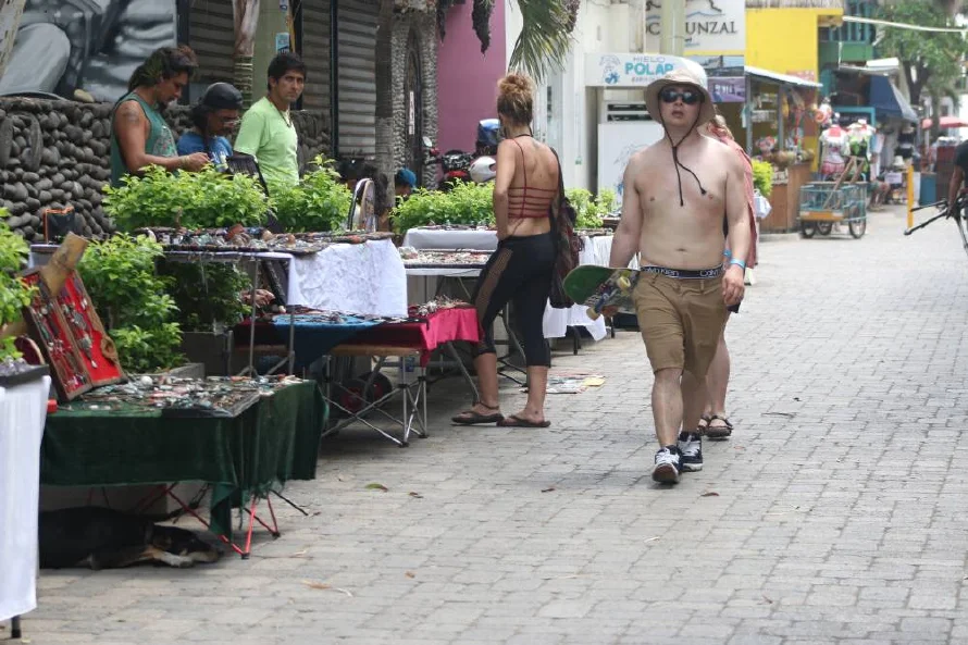 ¿De qué nacionalidades son los turistas que visitan a El Salvador en Semana Santa?