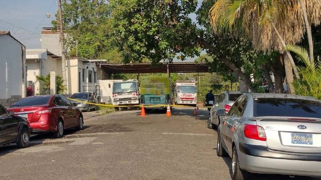 Un muerto y dos lesionados en asalto en un microbús de la ruta 52