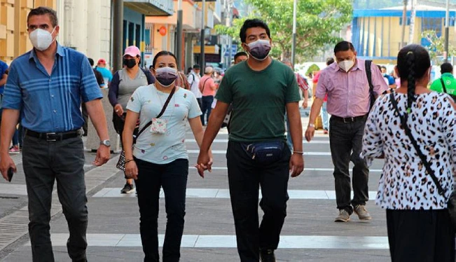 La mascarilla será voluntaria en El Salvador, anuncia el ministro de Salud