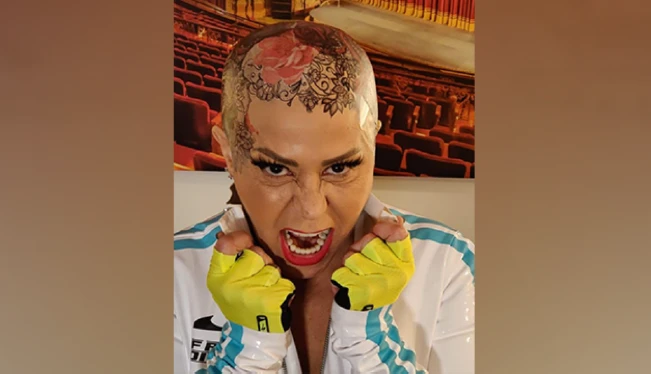 ¡¿Qué le pasó?! Alejandra Guzmán aparece rapada y con extravagantes tatuajes