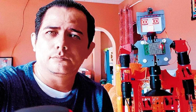 EsRobotica, pionera en el diseño de robots en El Salvador