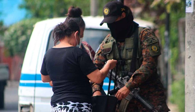 HRW tiene más de 200 denuncias de abusos en régimen de excepción