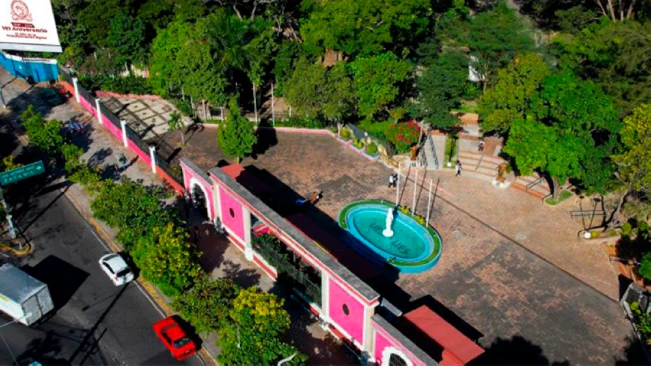 Gobierno le debe $30 millones, dice la UES