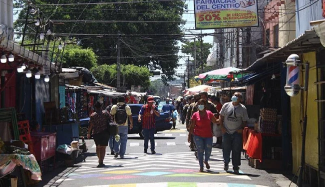 Pequeños negocios en San Salvador no aceptan pagos en bitcoin