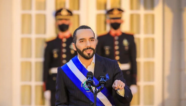 "Estamos a merced de los tuits del presidente" sobre bitcoin: Moody's