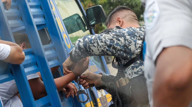 El Salvador alcanza las 33,800 capturas en el régimen de excepción