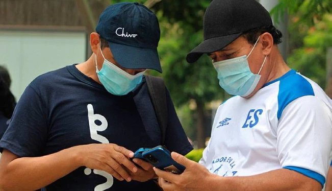 El 32 % en San Salvador tiene una billetera de criptomonedas