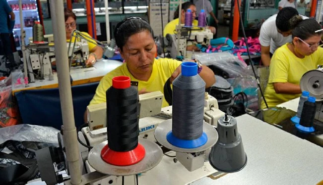 Industrias reportan escasez de materia prima en El Salvador