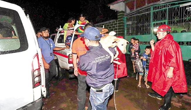Al menos ocho personas fallecidas y 88 albergadas ante emergencias por lluvias