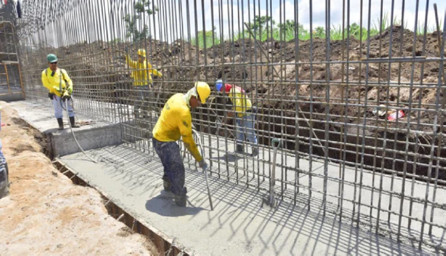 Gobierno compró 236 manzanas de tierra para edificar "megacárcel", asegura ministro