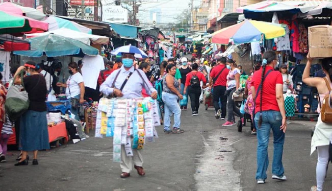 El 95 % de las empresas opera de manera informal en El Salvador