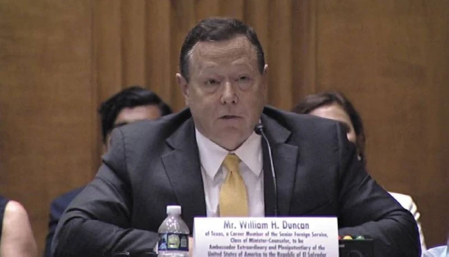 Embajador Duncan quiere acercarse a gobierno y defender la democracia