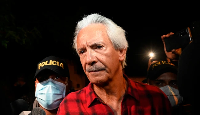 “Debe haber algo montado”, dice periodista guatemalteco José Rubén Zamora al ser llevado a tribunales