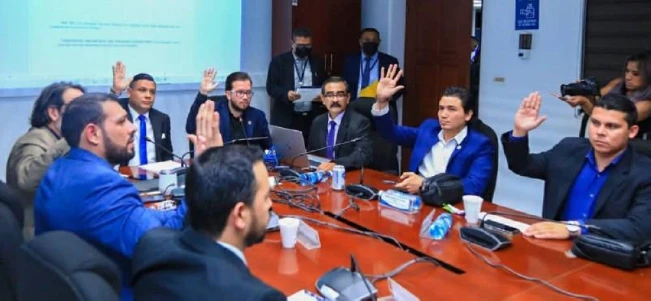 Comisión aprueba reforma a Código Procesal Penal para procesar a imputados rebeldes