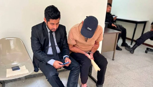 Transportista acusado de evasión fiscal devolverá más de $145,000