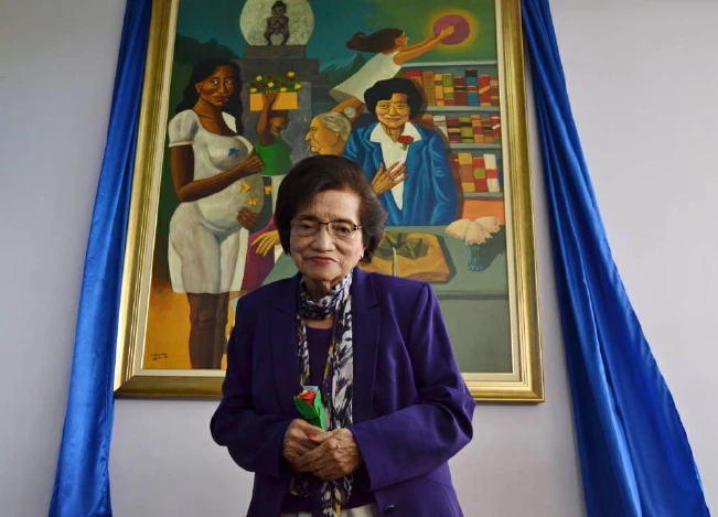 "No se puede decir a la gente que cumplió 60: Váyase": Dra. María Isabel Rodríguez