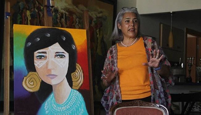 “Latitudes Femeninas” Anamaría de Melhado celebra la energía de la mujer en su obra artística