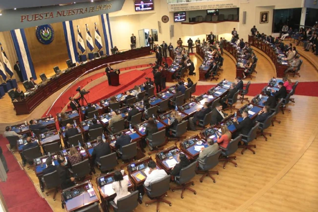 Prorrogan régimen de excepción hasta el 17 de diciembre entre acusaciones