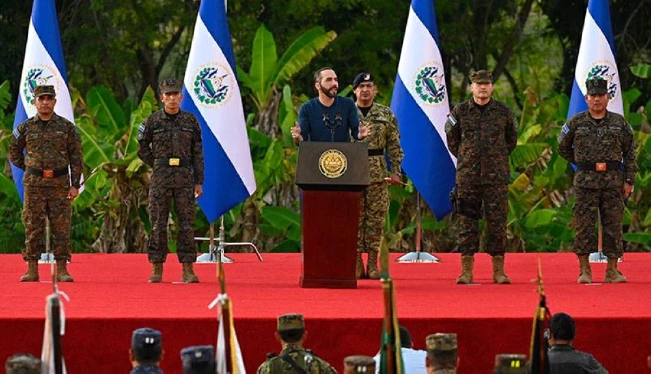 Bukele anuncia cercos militares en ciudades para “extraer” pandilleros