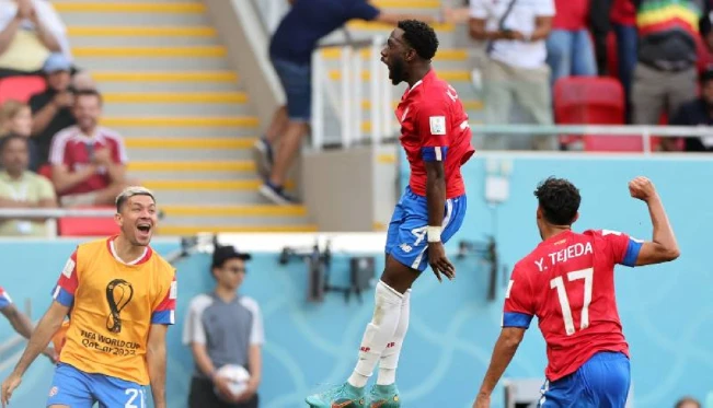 Costa Rica resurge tras derrotar sorpresivamente a Japón