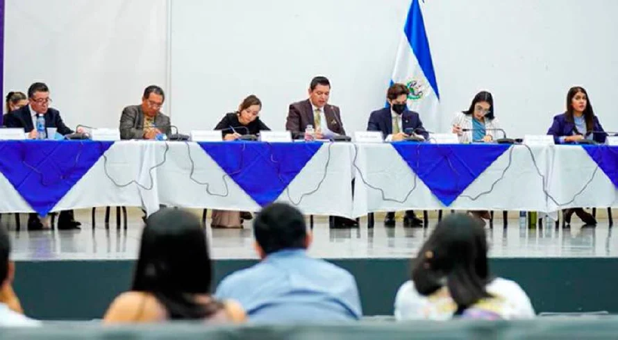 Finaliza primera reunión por pensiones: citarán a gobierno, sindicatos y AFP