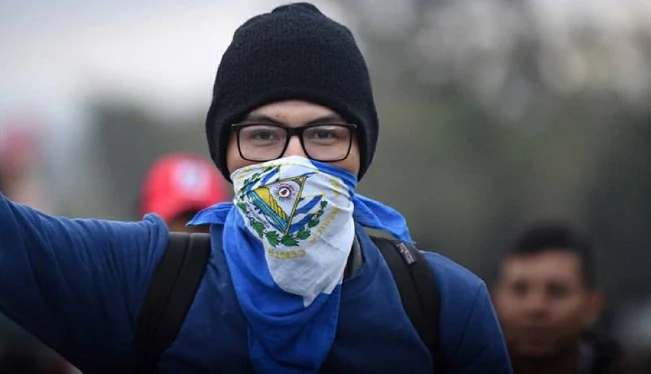 Cuatro de cada cinco salvadoreños en EE.UU. envían remesas a sus familias en el país