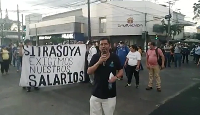 Trabajadores de alcaldía de Soyapango denuncian que aún no reciben el pago de sus salarios atrasados