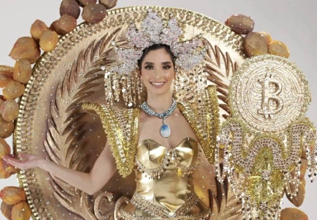 El polémico traje de Miss Universo El Salvador inspirado en el Bitcoin