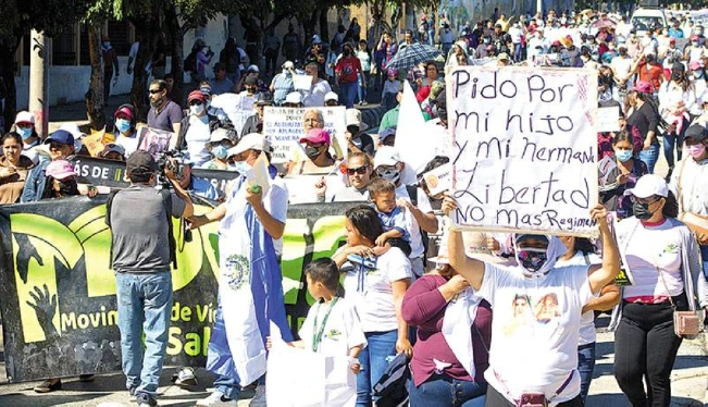 Marchan contra régimen de excepción y por la defensa de los Acuerdos de Paz