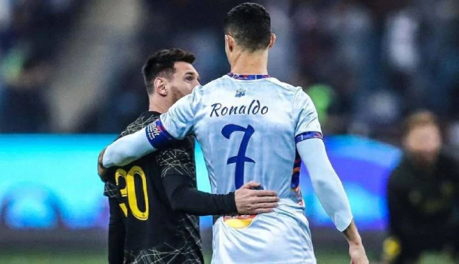Así fueron los goles y el tierno abrazo de Messi y Cristiano en su “duelo de leyendas”