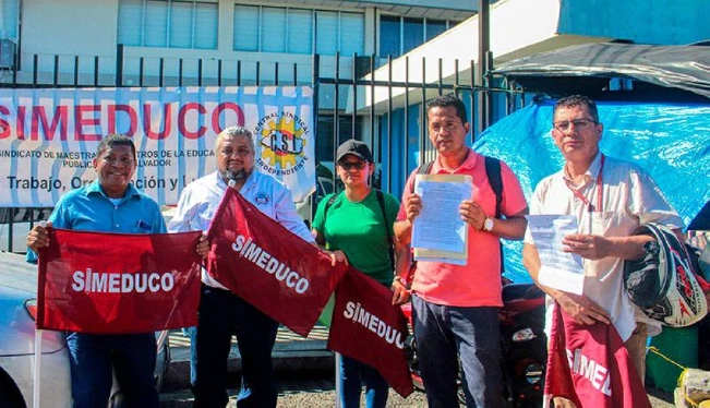 Denuncian irregularidades en contratación de maestros interinos