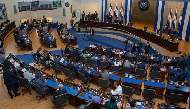 ¿Se suspenden las reformas electorales un año antes de elecciones?