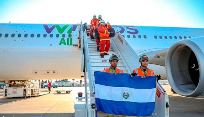 Equipos de rescate de El Salvador llegan a Turquía