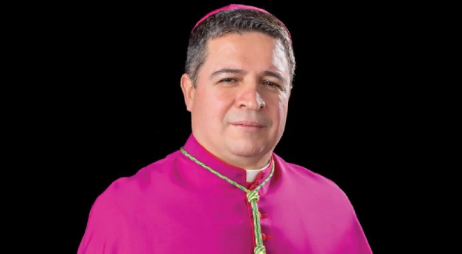 Sacerdote salvadoreño es ordenado obispo auxiliar en Washington