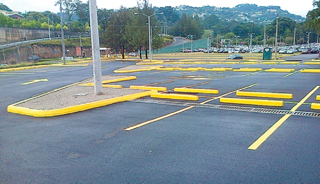 Coamss elimina obligatoriedad de parqueos para proyectos en el AMSS