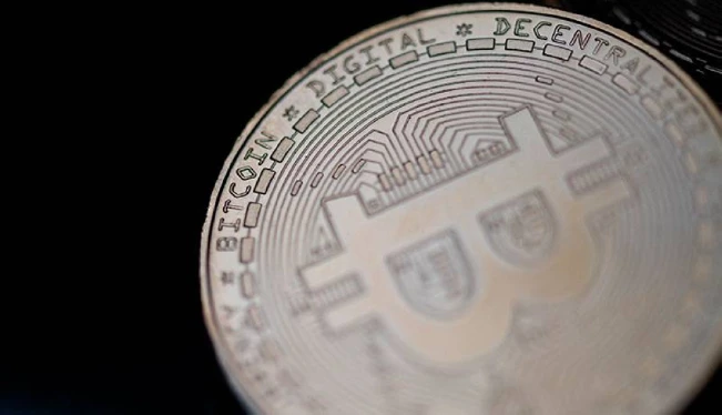 Repunte del bitcoin tras auxilio de la Fed en crisis bancaria en EE.UU.