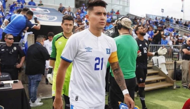 ¿Cuánto era el salario de Bryan Tamacas en el Marte Soyapango de la segunda división?