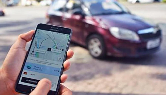 Diputados y gobierno trabajan en regulaciones de transporte tipo Uber