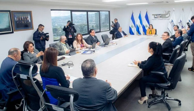 TSE retrasa contratación de empresa de voto electrónico por falta de votos